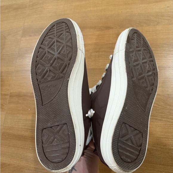 Converse Brown High-Tops with White Details - Picture 10 of 10